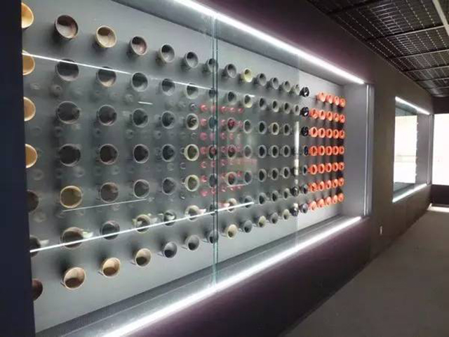 輪島塗會館介紹漆原料的生產(chǎn)、輪島塗的發(fā)展歷史、輪島漆器的制造過程、技法、塗師文化等.jpg