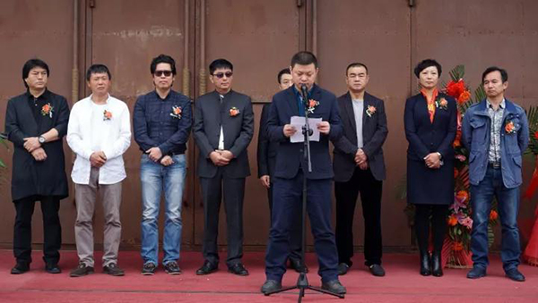 黑龍江省美協(xié)漆畫藝委會(huì)主任肖禹蓁介紹展覽概況.jpg