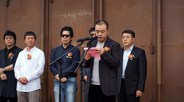 中國(guó)美協(xié)水彩畫藝委會(huì)副主任、黑龍江省美協(xié)副主席、哈師大美術(shù)學(xué)院院長(zhǎng)趙云龍?jiān)陂_(kāi)幕式上致辭.jpg